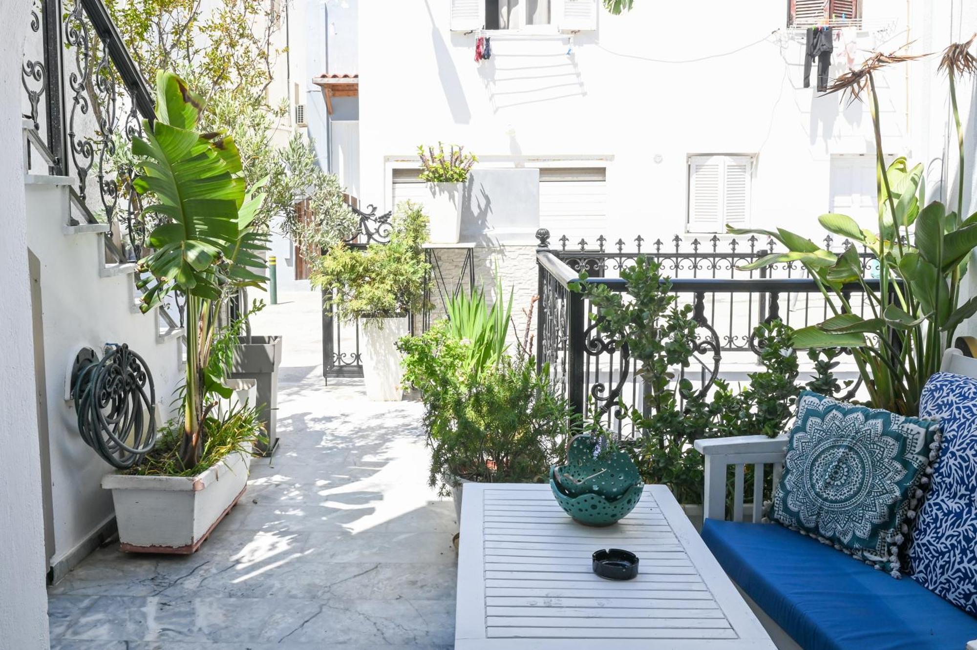 Georgia Pelekanou Studios Fira  Exterior foto